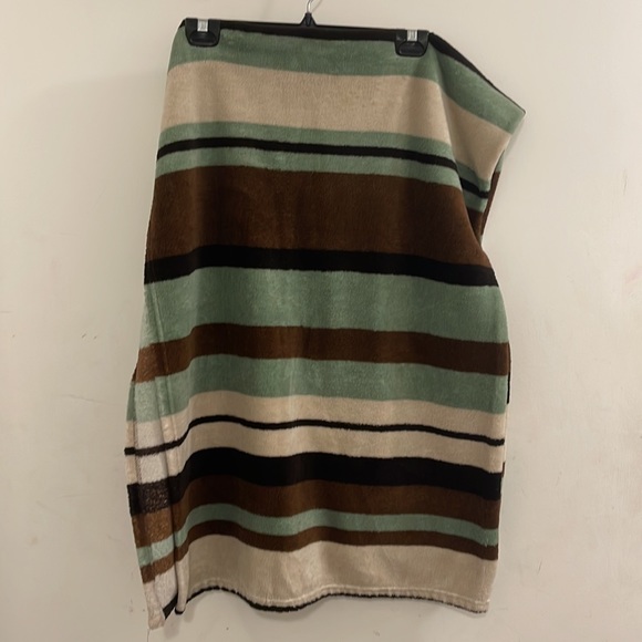 Costco fleece blanket - Picture 2 of 3